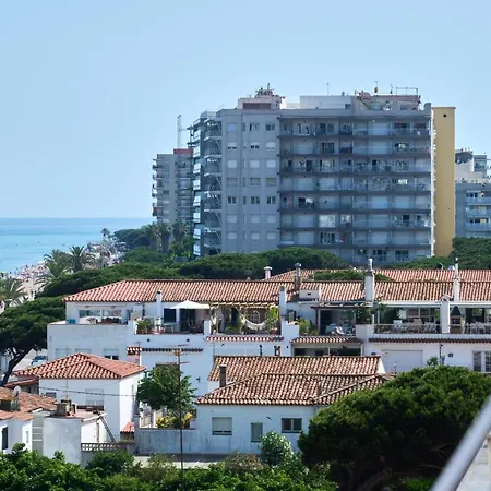 Lovely 2 Bedroom With Terrace Blanes